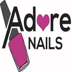 Read more about the article What Are Solar Nails vs Acrylic Nails?